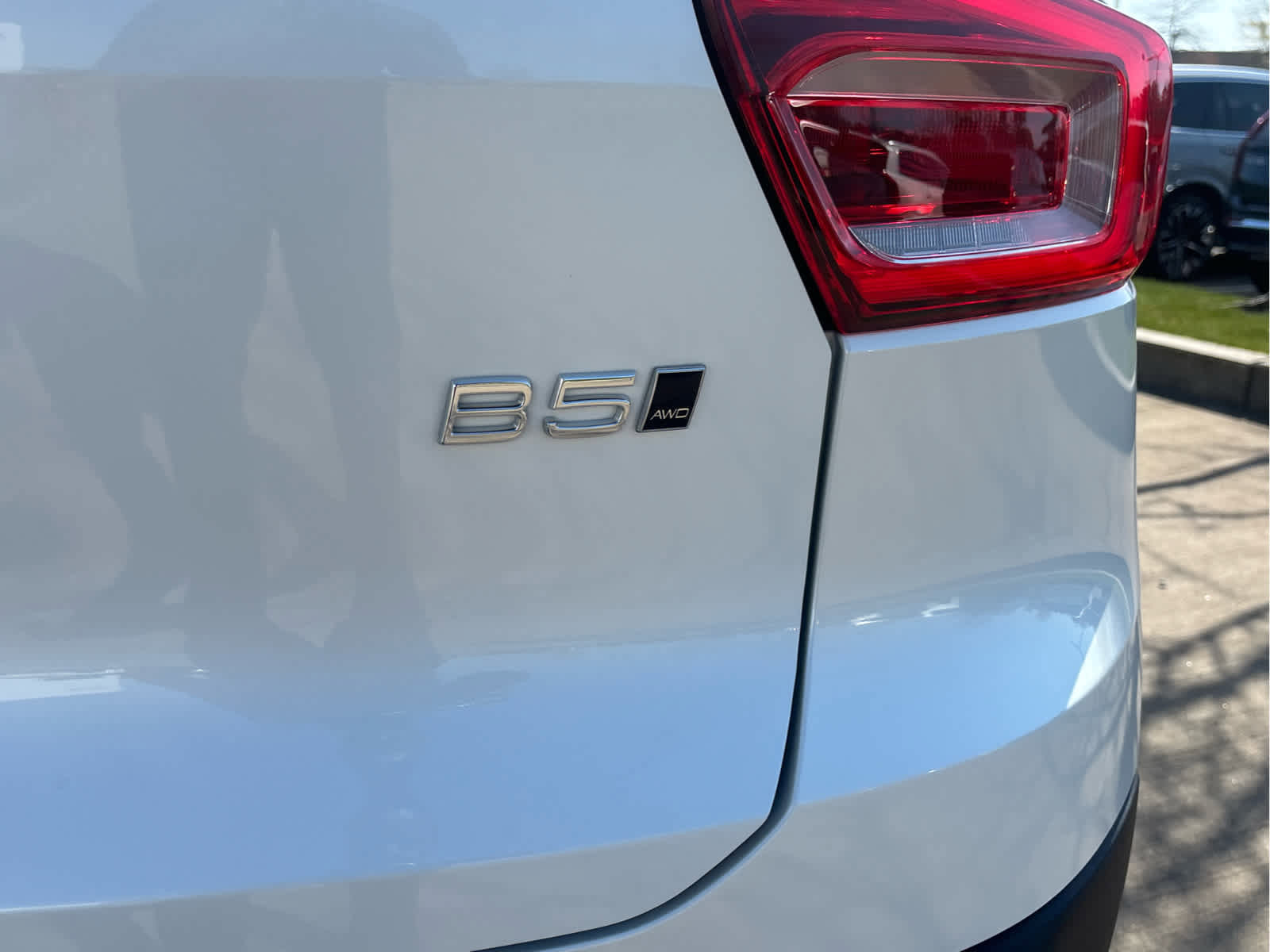 Used 2026 Volvo XC40 B5 Plus AWD/4WD image 9