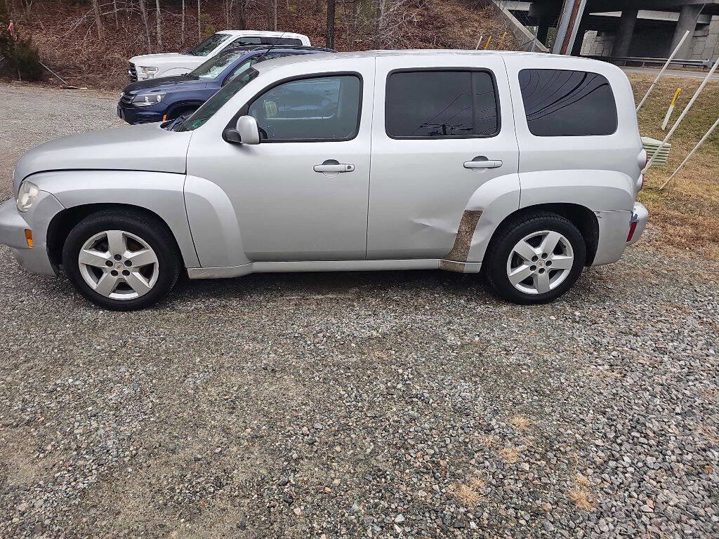 Used 2011 Chevrolet HHR LT image 9