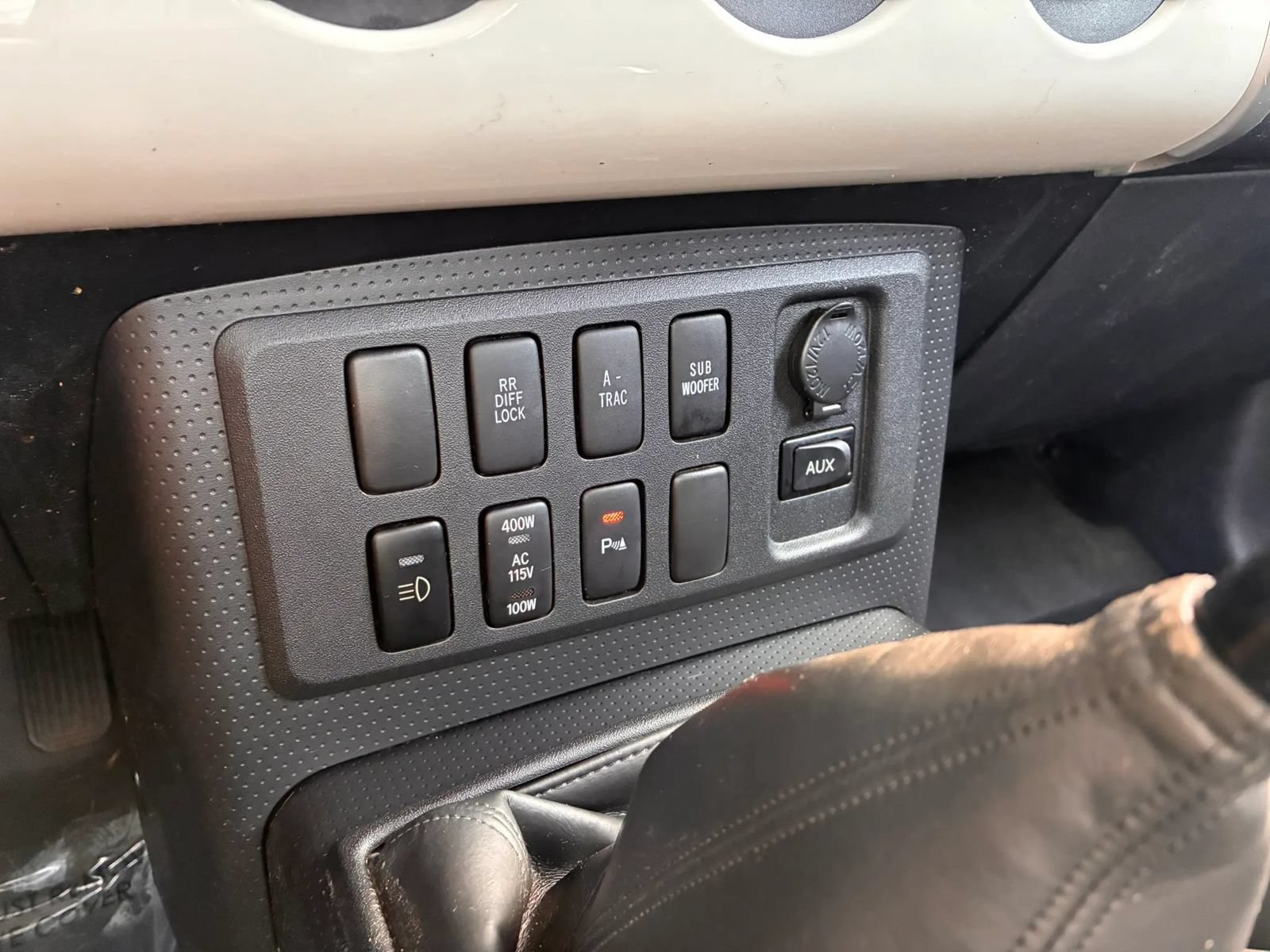 Used 2008 Toyota FJ Cruiser 4WD image 25