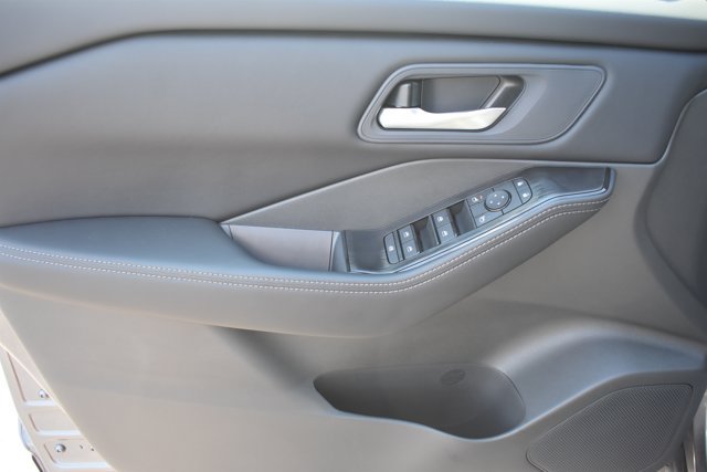 New 2026 Nissan Rogue SV AWD/4WD image 10