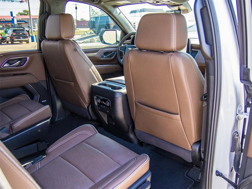 Used 2024 Chevrolet Suburban High Country image 26