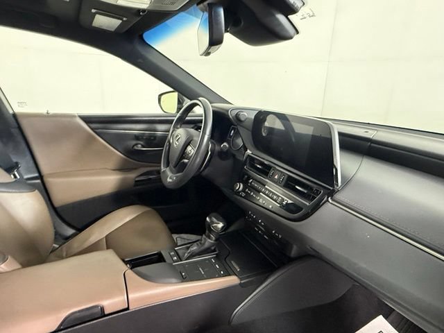 Certified 2022 Lexus ES 300h w/ Premium Package FWD image 31