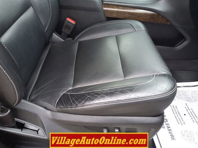 Used 2020 Chevrolet Suburban LT image 34