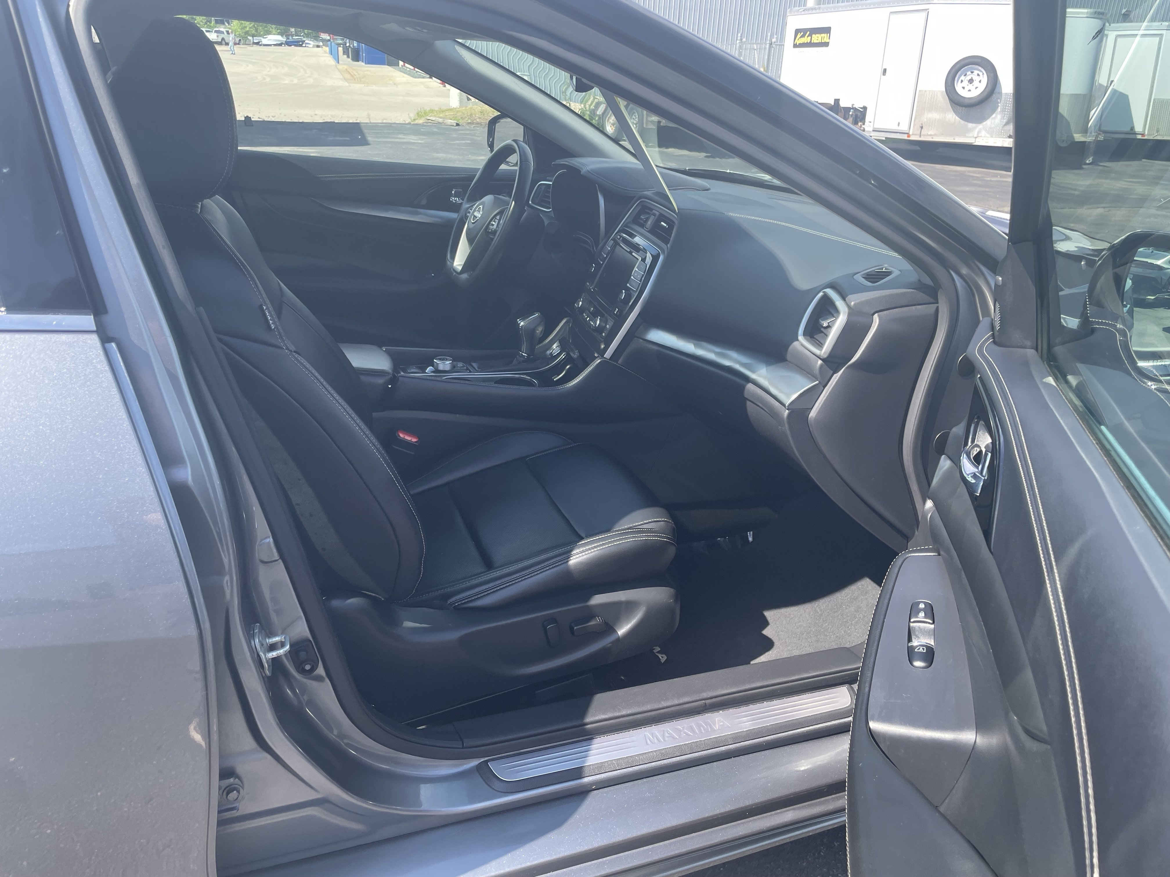 Used 2023 Nissan Maxima SL FWD image 31