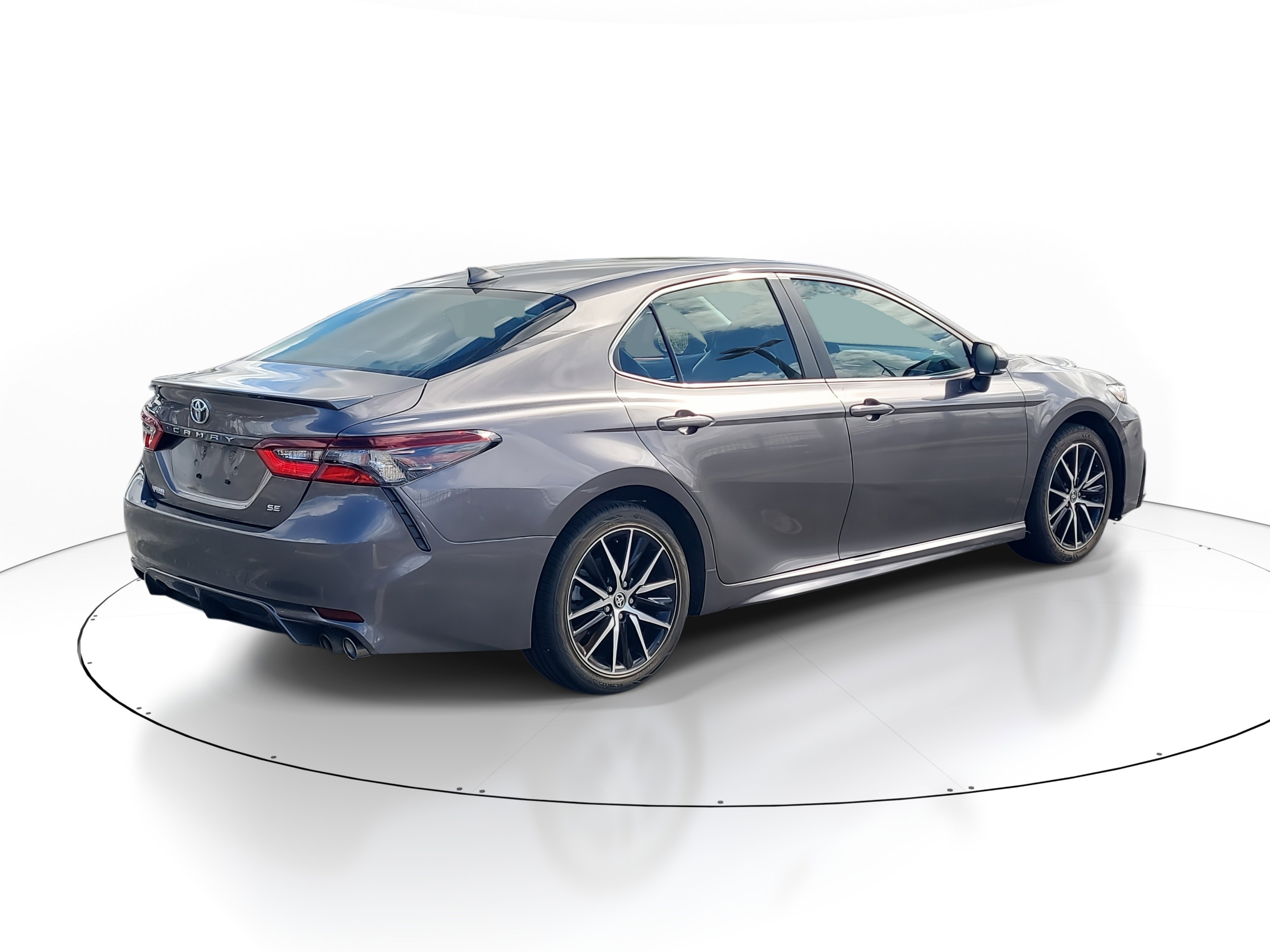 Used 2024 Toyota Camry SE image 7