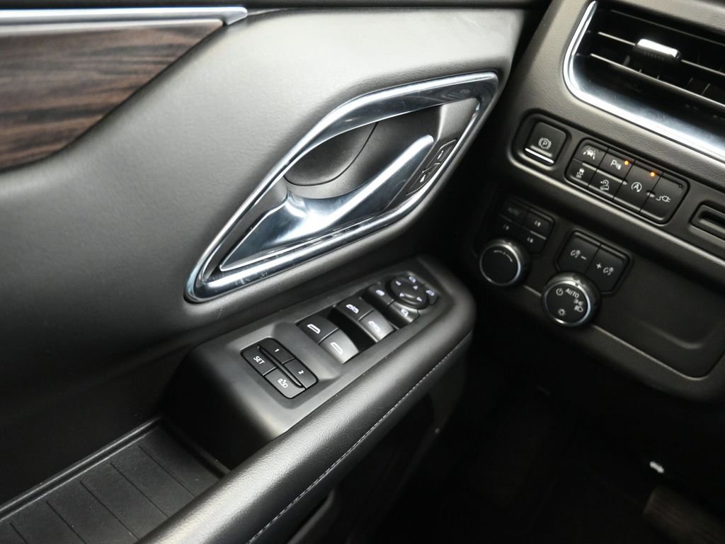 Used 2021 Chevrolet Tahoe Z71 w/ Luxury Package image 10