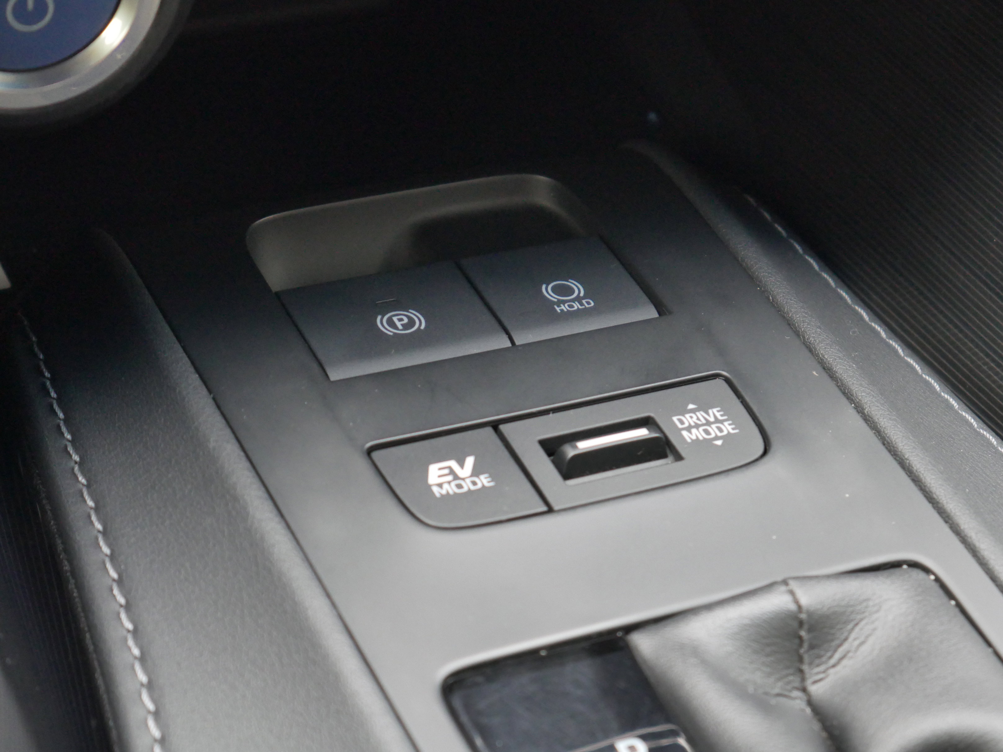 Used 2022 Toyota Venza XLE AWD/4WD image 13