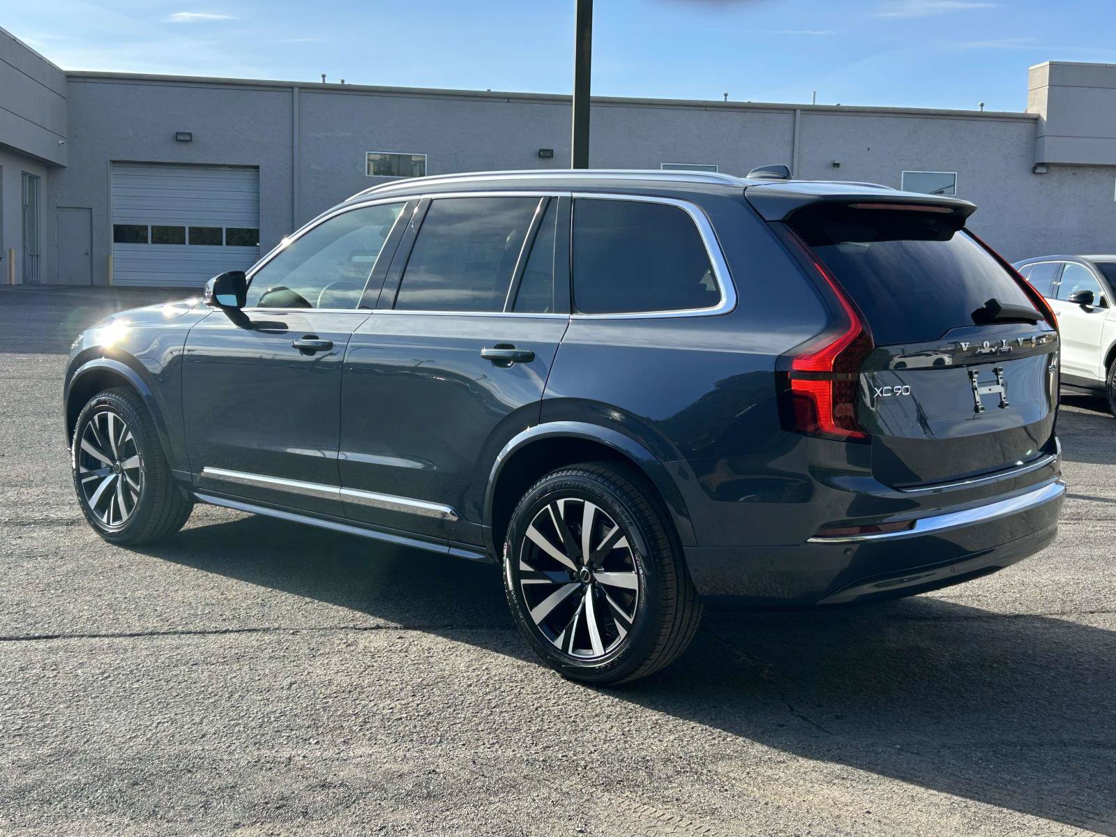 New 2026 Volvo XC90 B6 Core w/ Protection Package Premier AWD/4WD image 5