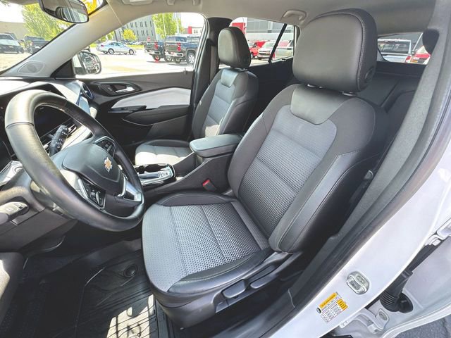 Used 2024 Chevrolet Trax LT w/ LT Convenience Package FWD image 18