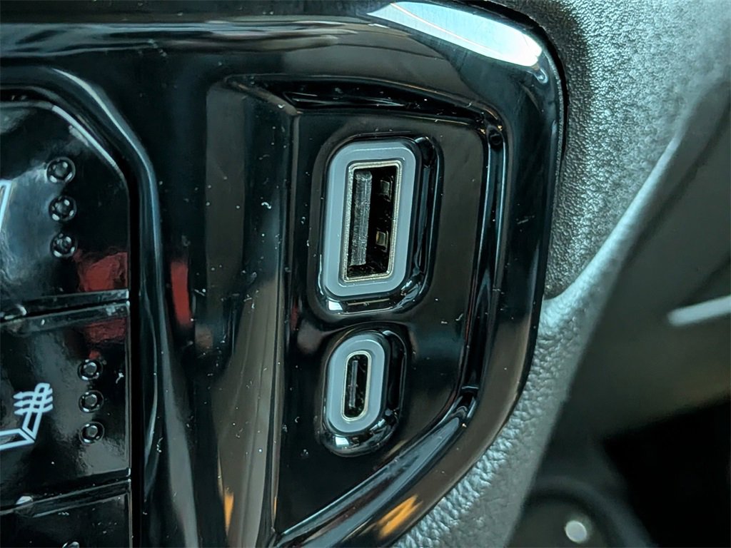 Used 2024 Chevrolet Silverado 2500 High Country w/ High Country Premium Package image 23