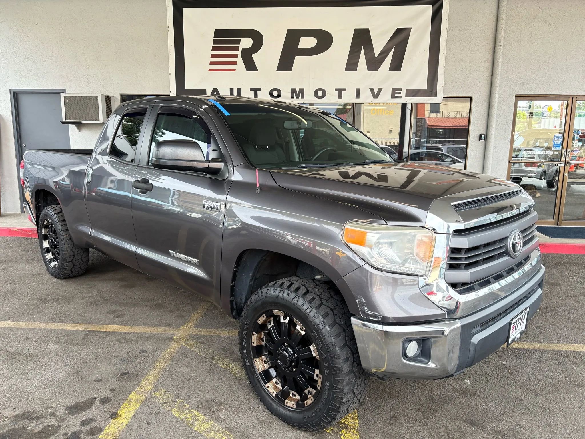 Used 2015 Toyota Tundra SR5 w/ SR5 Upgrade Package