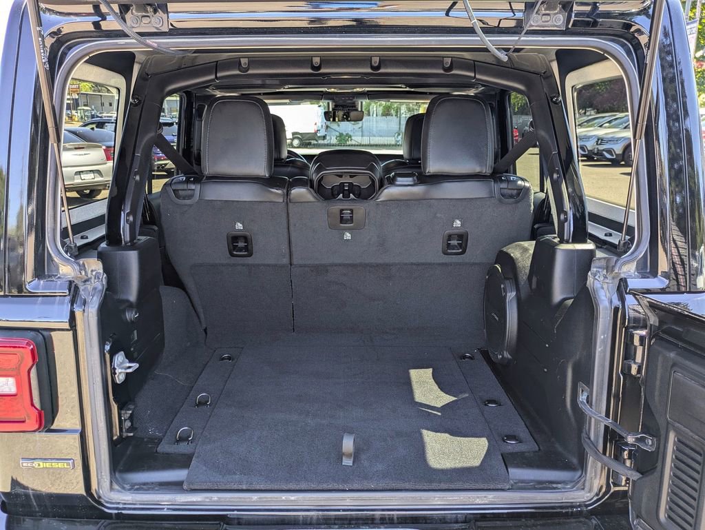 Used 2021 Jeep Wrangler Unlimited Sahara image 31