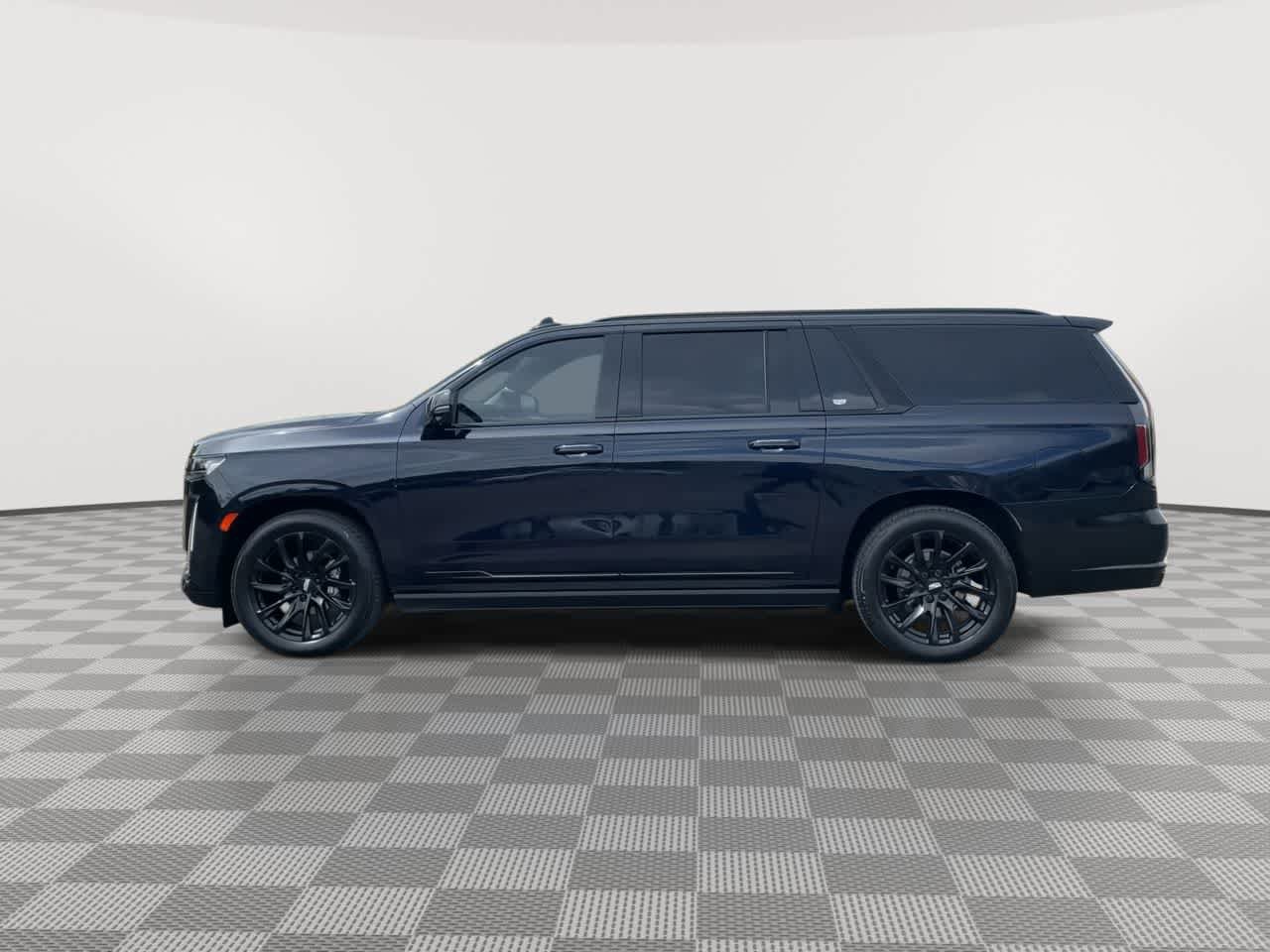 Used 2024 Cadillac Escalade ESV Sport Platinum w/ LPO, ONYX Package AWD/4WD image 5