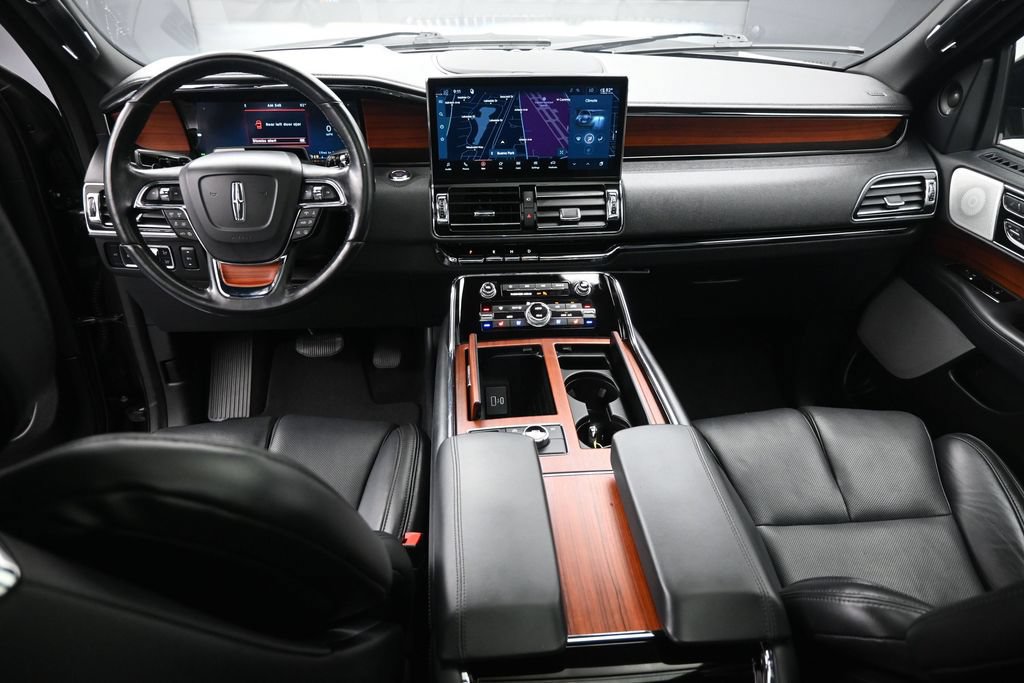 Used 2023 Lincoln Navigator L Reserve AWD/4WD image 24