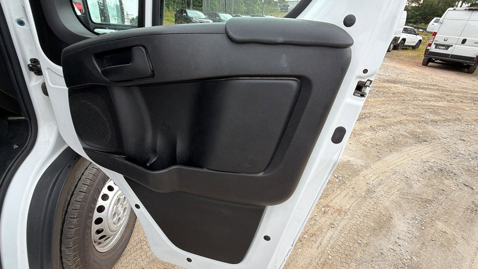 Used 2024 RAM ProMaster 2500 w/ Convenience Group FWD image 19
