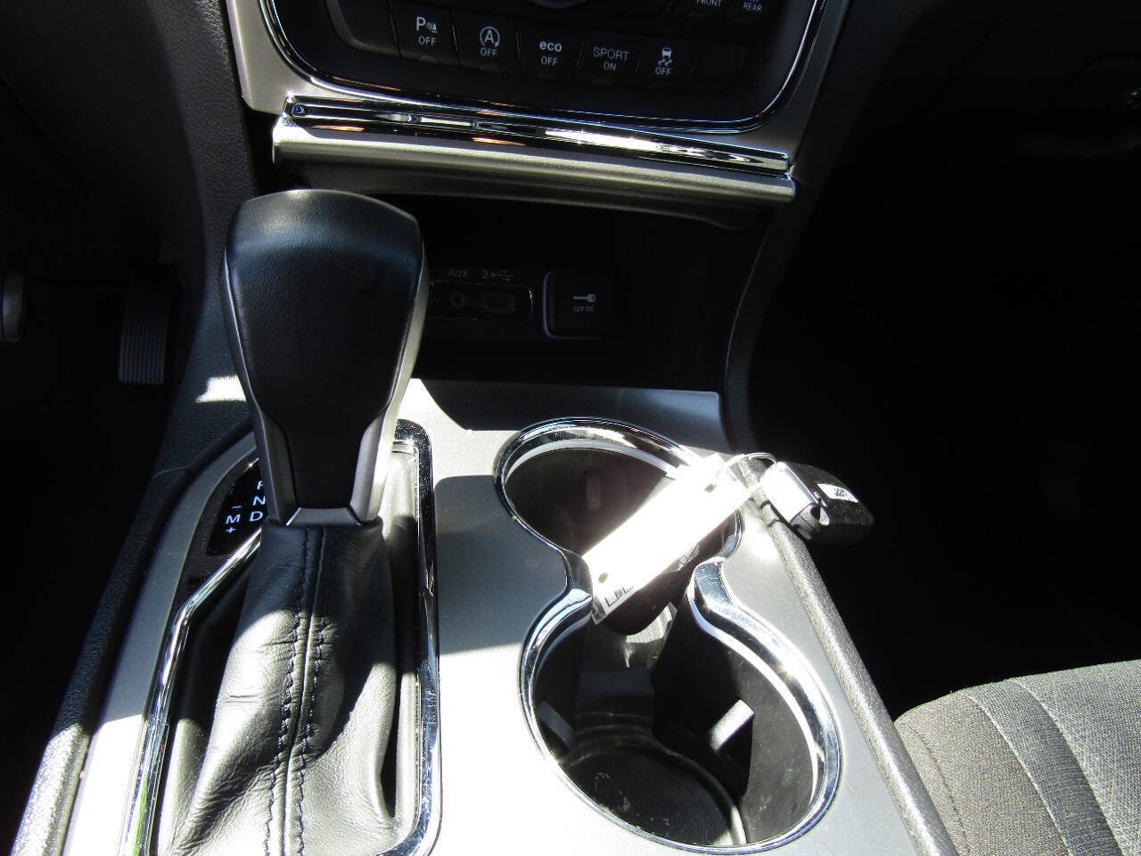 Used 2021 Jeep Grand Cherokee Laredo AWD/4WD image 17