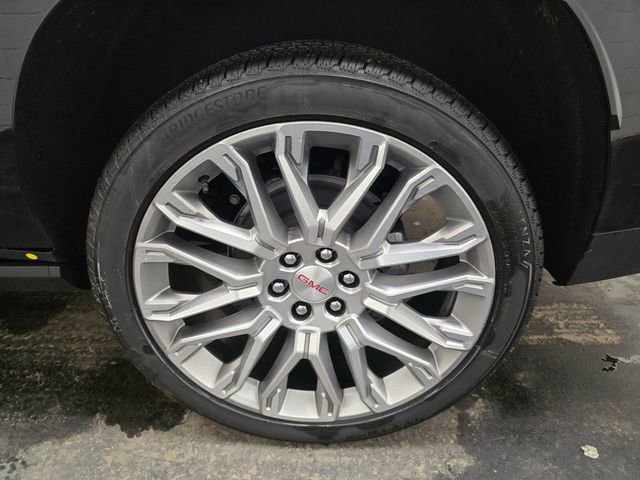 New 2026 GMC Yukon XL Denali w/ Denali Reserve Package image 12