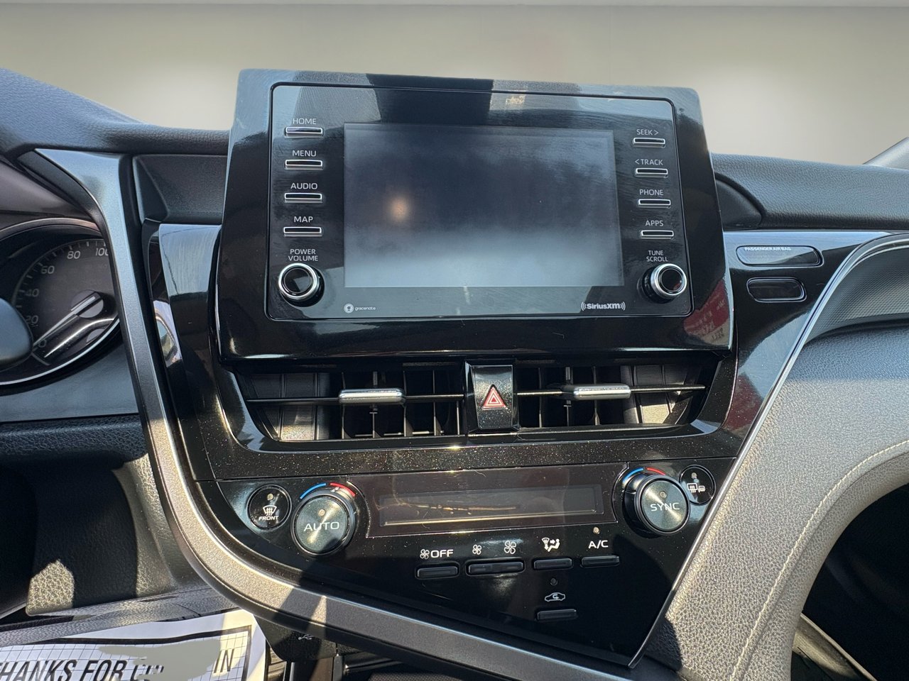 Used 2022 Toyota Camry SE w/ Cold Weather Package image 20