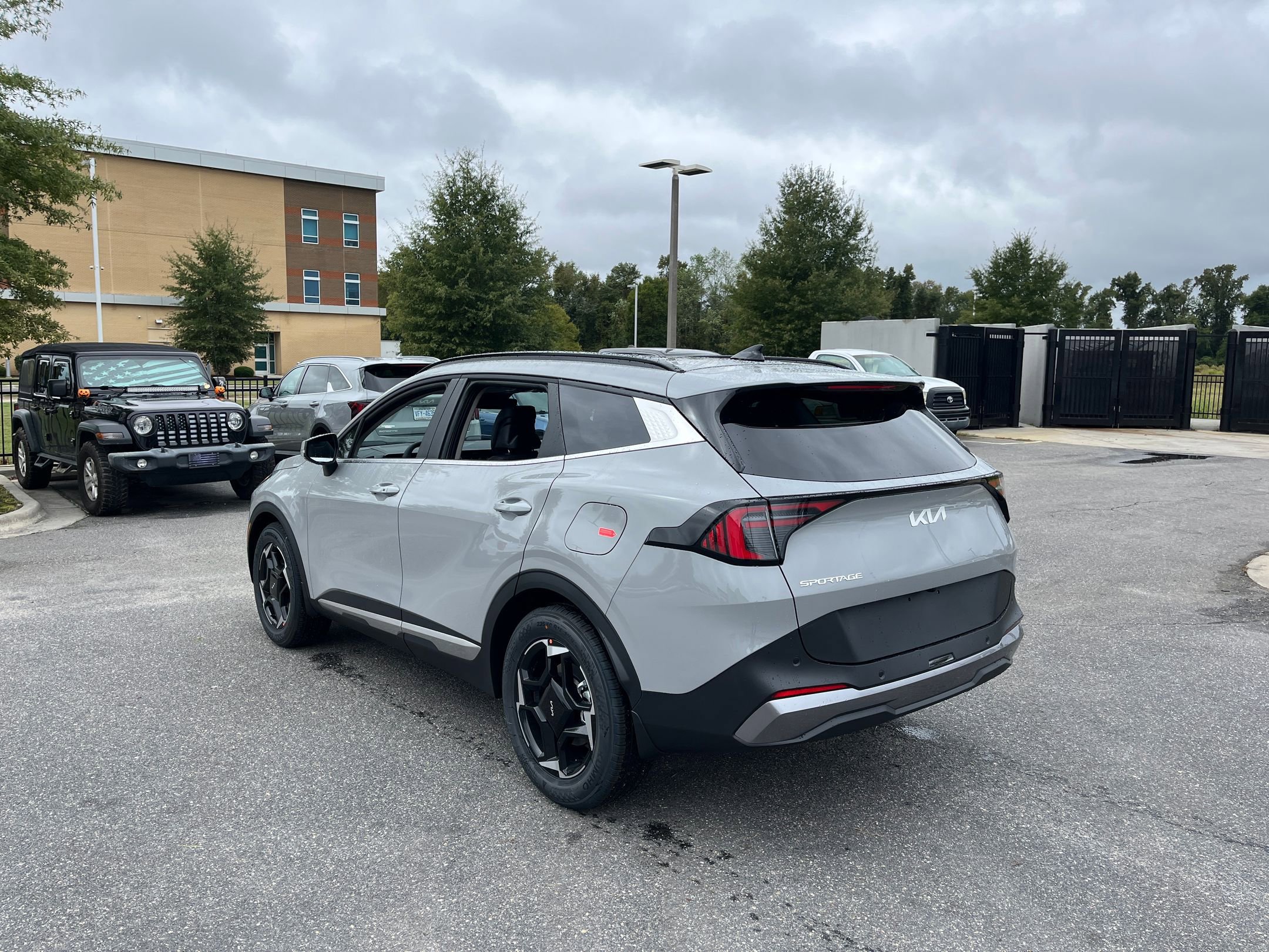 New 2026 Kia Sportage EX image 5