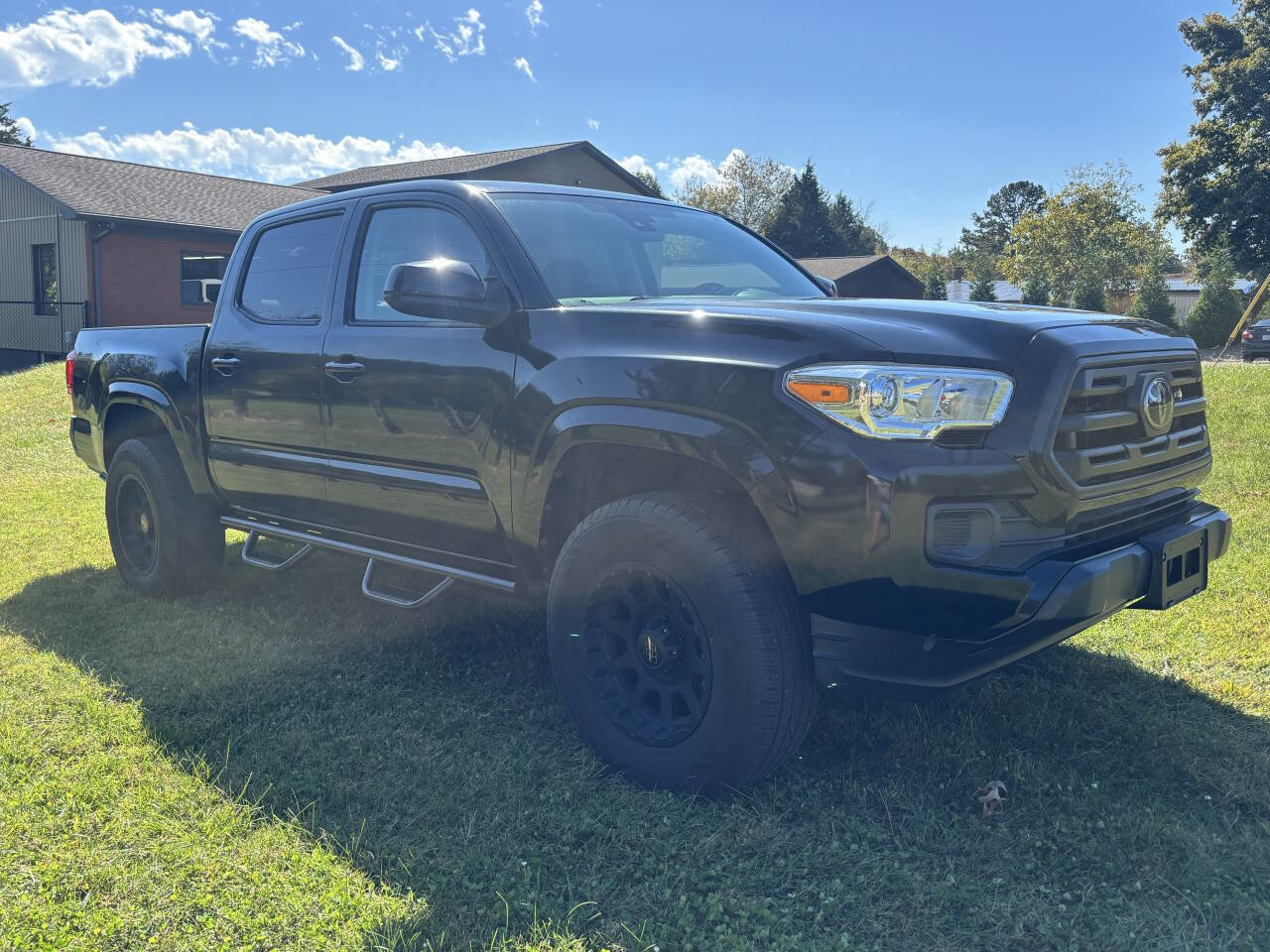 Used 2019 Toyota Tacoma SR image 5