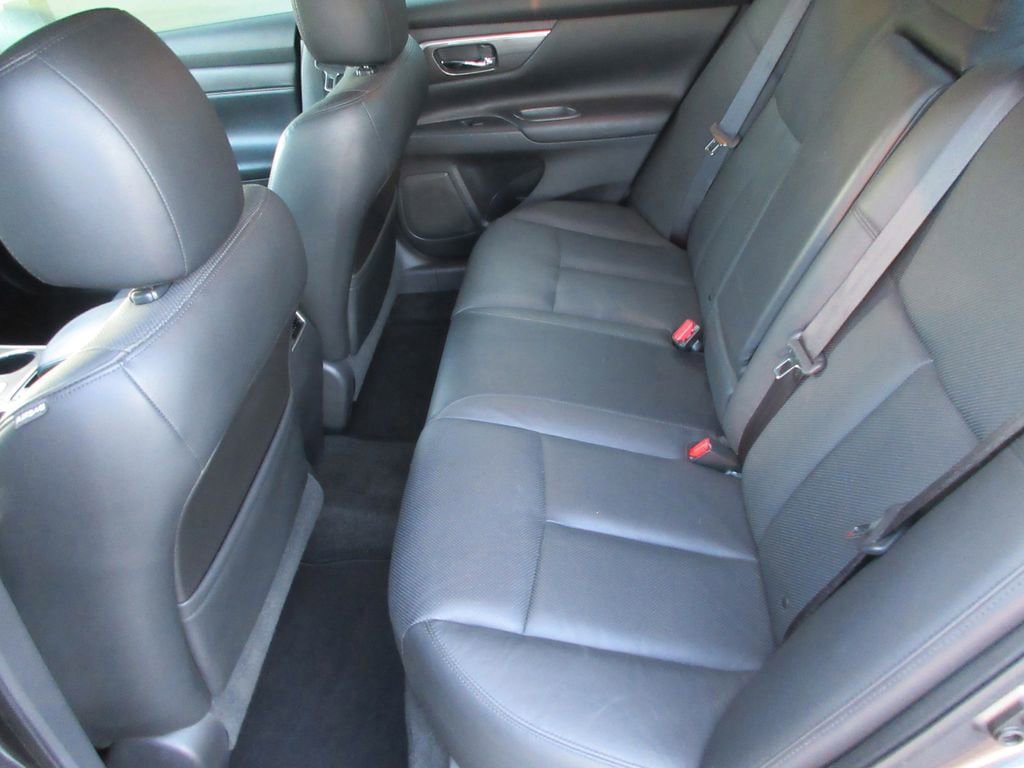 Used 2014 Nissan Altima 2.5 SL w/ Technology Package FWD image 13