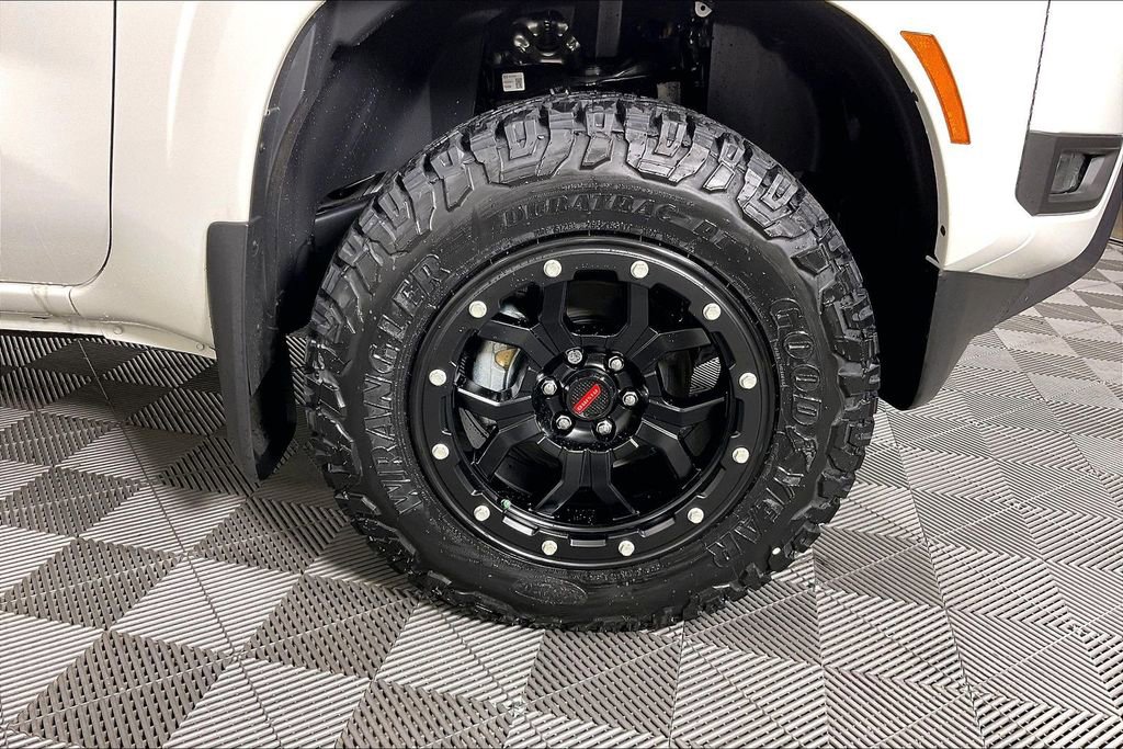 New 2025 Nissan Frontier SV w/ SV Convenience Package AWD/4WD image 16