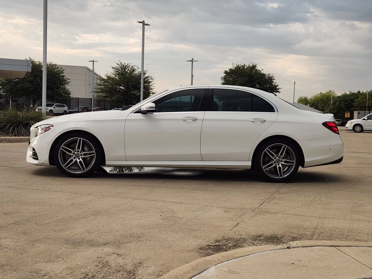 Used 2020 Mercedes-Benz E 450 4MATIC Sedan w/ Parking Assistance Package image 4