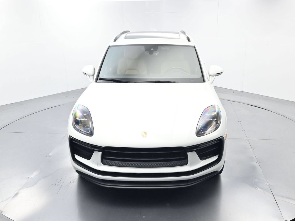 Certified 2022 Porsche Macan AWD/4WD image 43