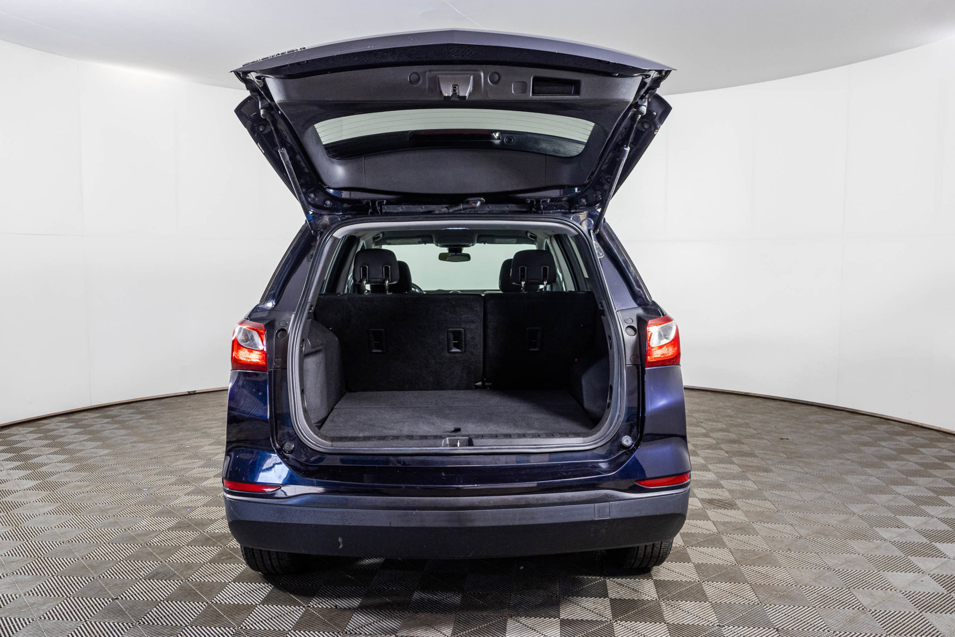 Used 2020 Chevrolet Equinox LS w/ LS Convenience Package FWD image 38