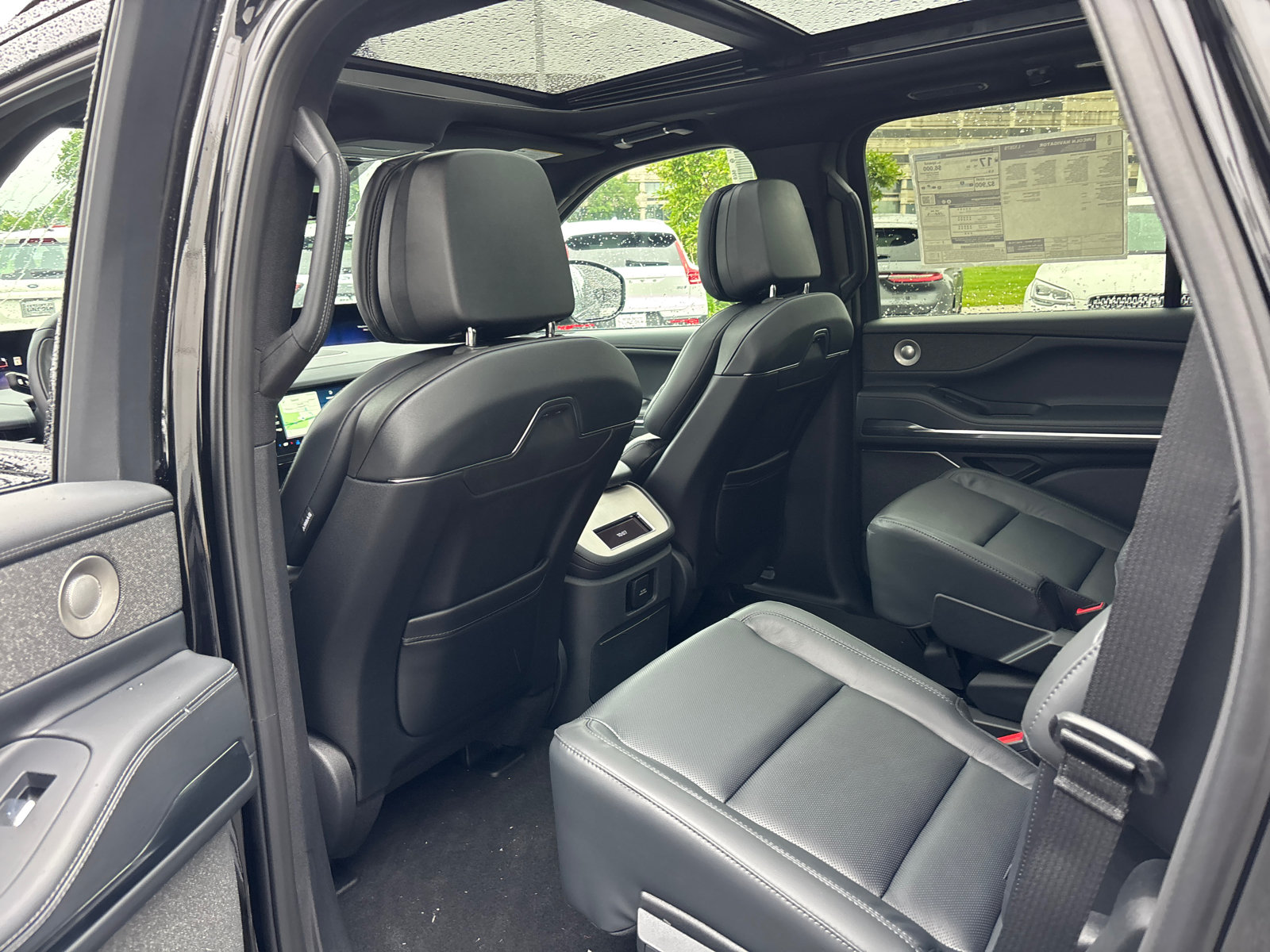 New 2026 Lincoln Navigator Reserve w/ Jet Appearance Package AWD/4WD image 27