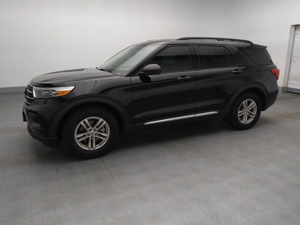 Used 2024 Ford Explorer XLT RWD image 2