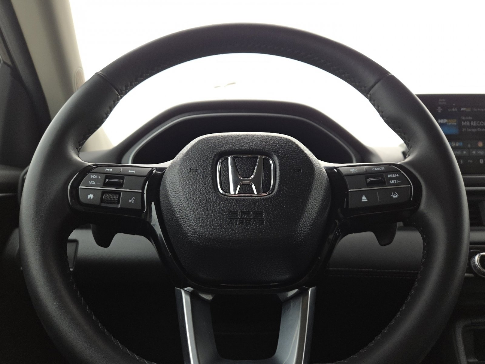 Used 2025 Honda Pilot EX-L image 28