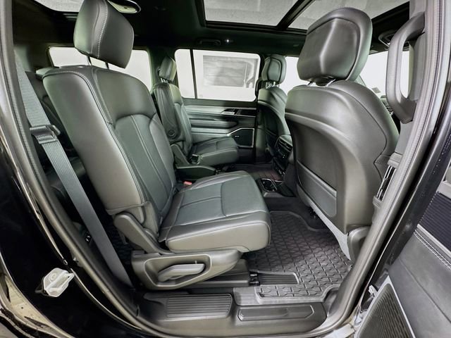 New 2026 Jeep Grand Wagoneer 4WD image 33