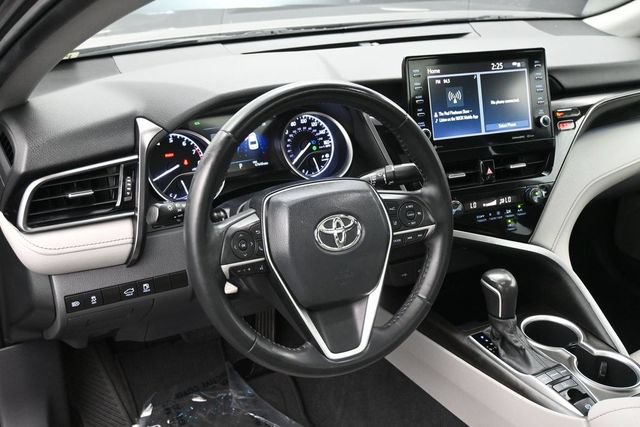 Used 2021 Toyota Camry XLE FWD image 7