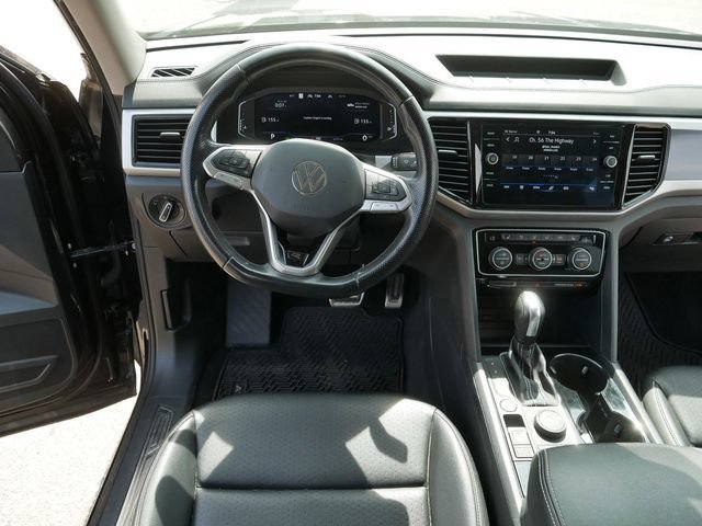 Certified 2023 Volkswagen Atlas SEL R-Line AWD/4WD image 22