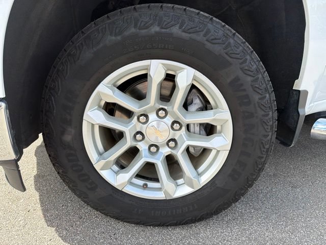Certified 2024 Chevrolet Silverado 1500 LT AWD/4WD image 11