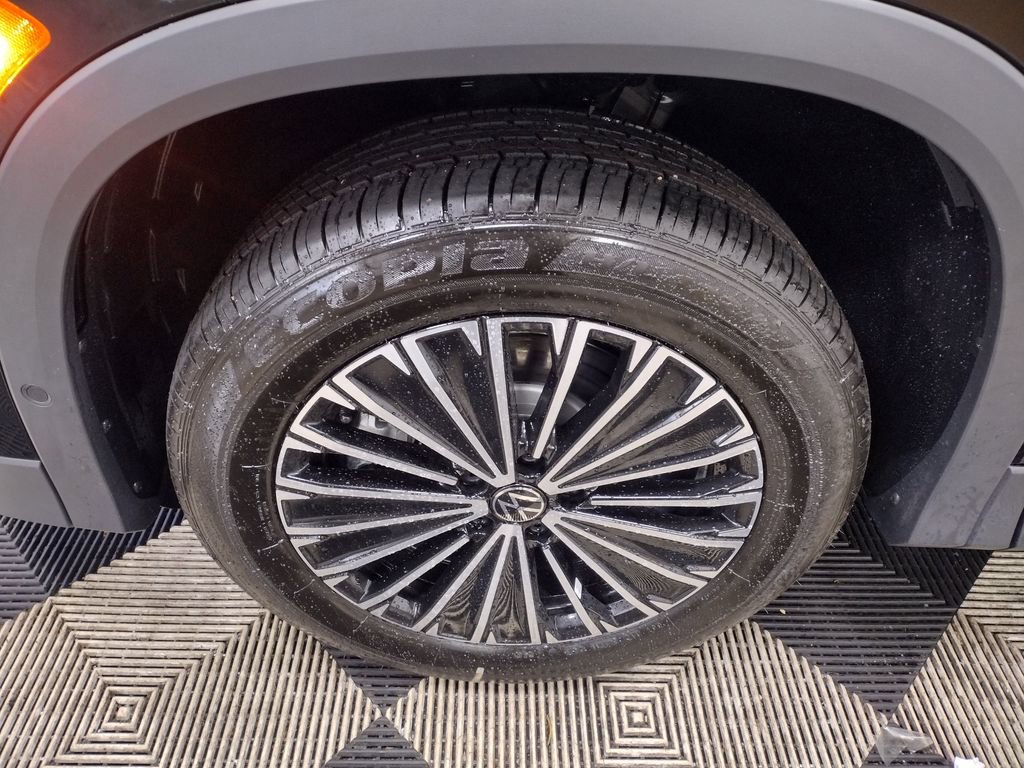 New 2025 Volkswagen Tiguan S image 5