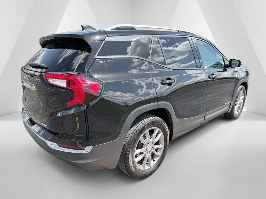 Used 2024 GMC Terrain SLT AWD/4WD image 7