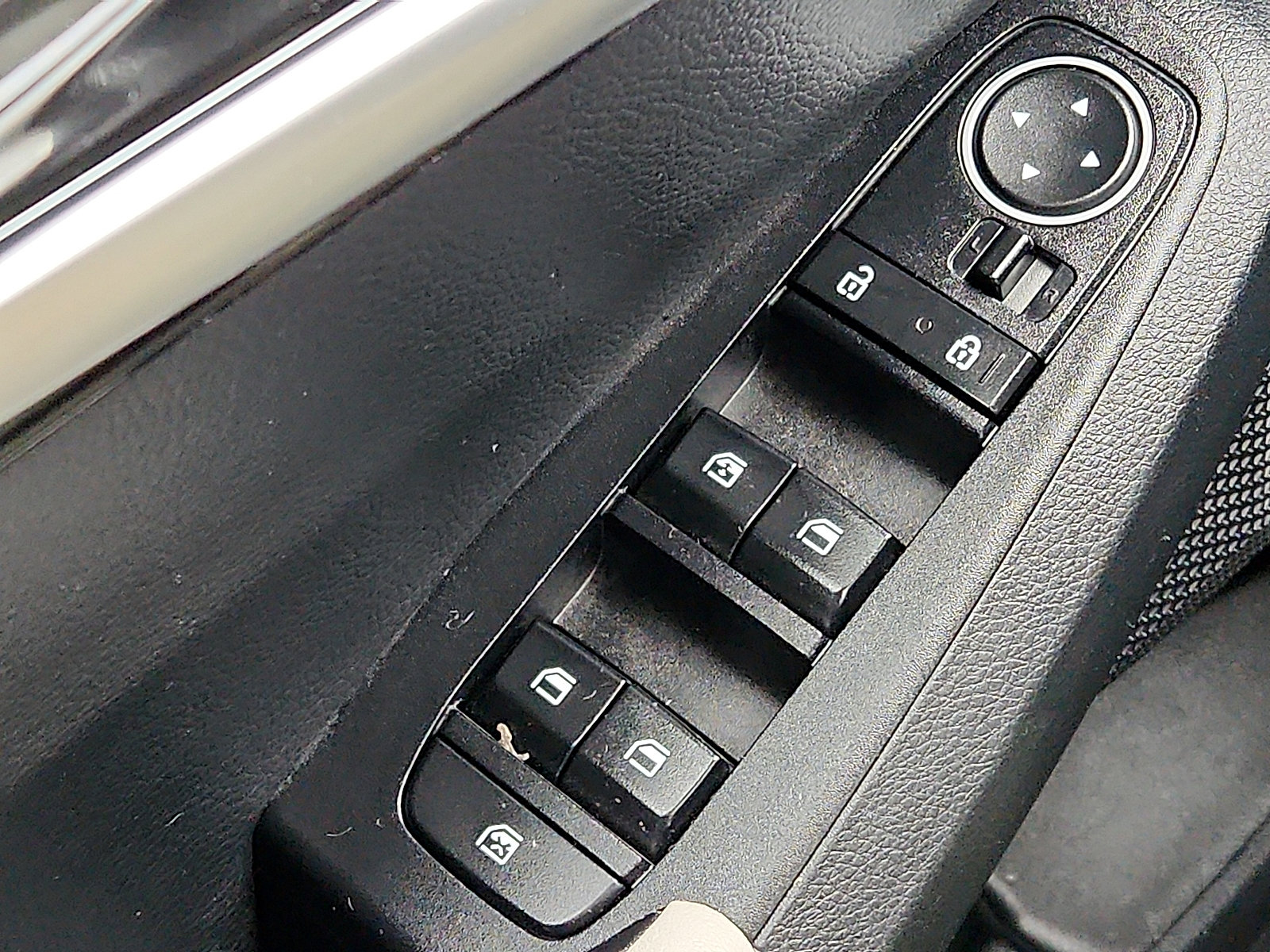 Used 2022 Kia Seltos SX w/ Sunroof Package image 24