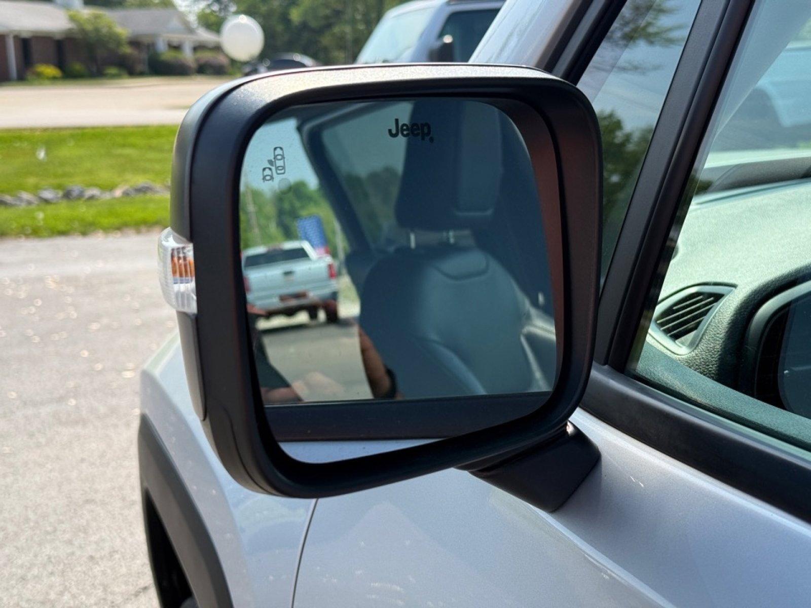 Used 2021 Jeep Renegade Limited image 38