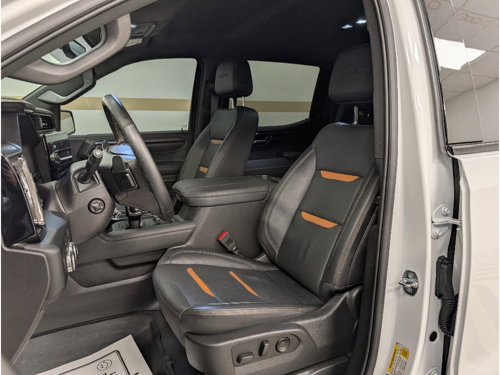 Used 2023 GMC Sierra 1500 AT4 w/ Technology Package AWD/4WD image 8