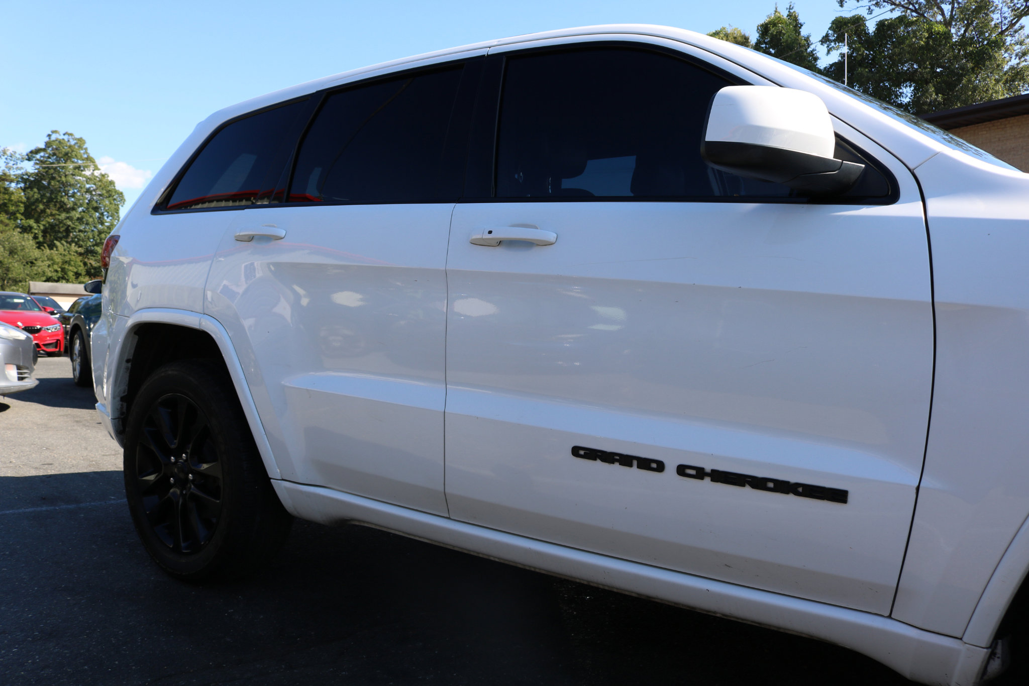 Used 2019 Jeep Grand Cherokee Altitude image 9