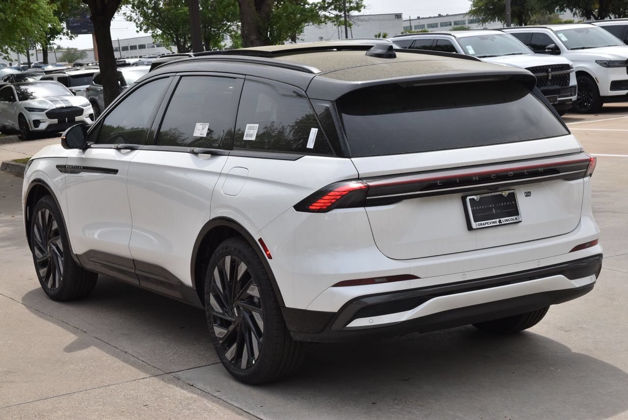 New 2026 Lincoln Nautilus Reserve w/ Jet Appearance Package AWD/4WD image 16