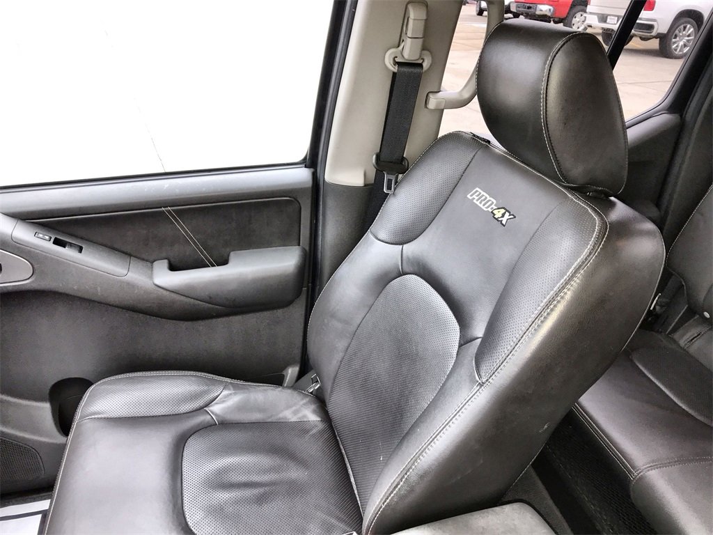 Used 2014 Nissan Frontier PRO-4X w/ Pro-4x Luxury Package image 25