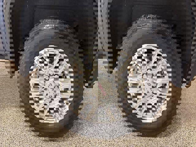 Used 2021 GMC Sierra 2500 SLT image 32