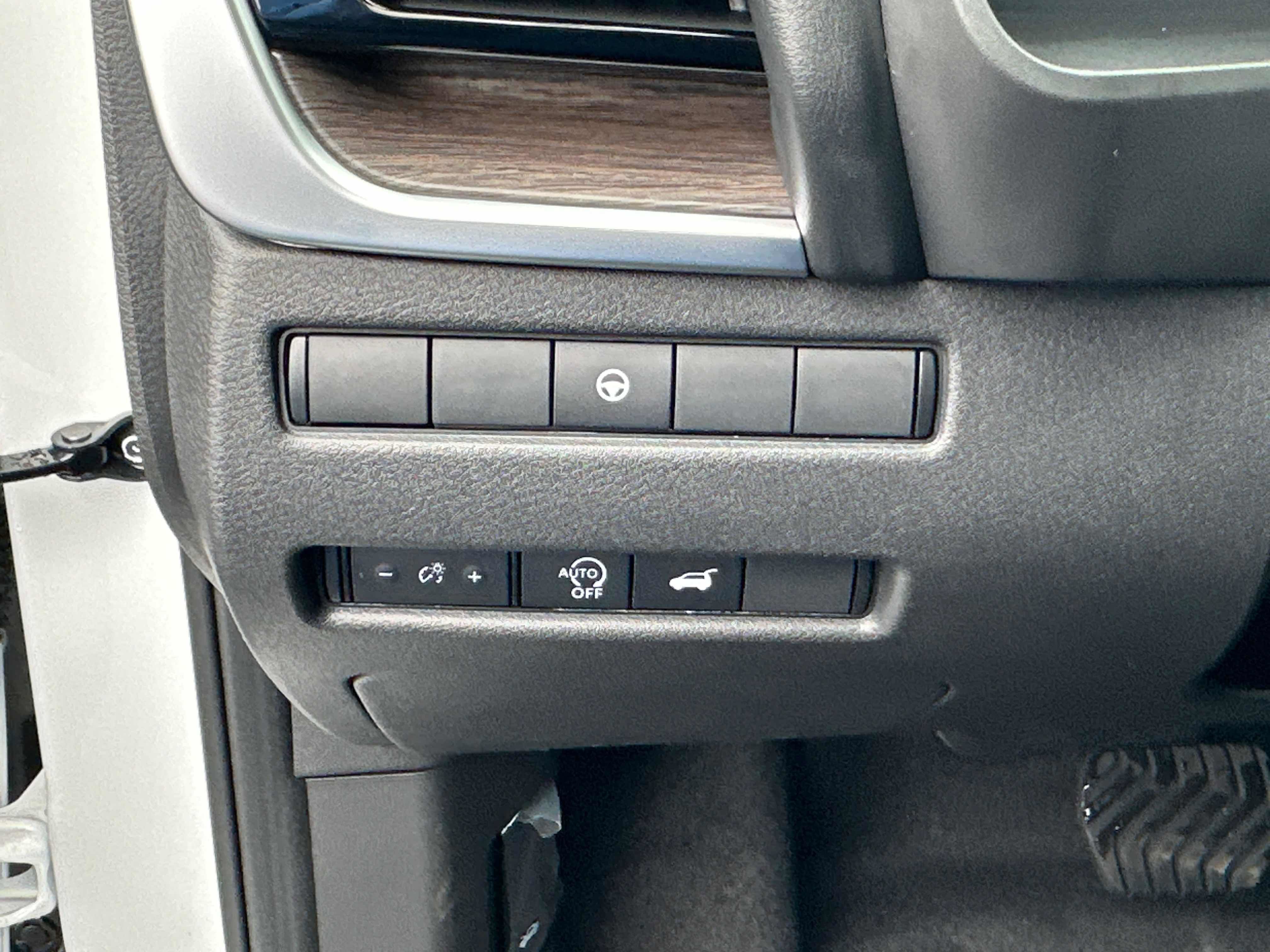 New 2026 Nissan Rogue Platinum image 23