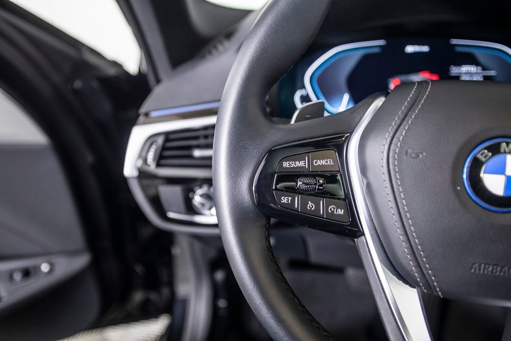 Used 2023 BMW 530e w/ Executive Package image 44