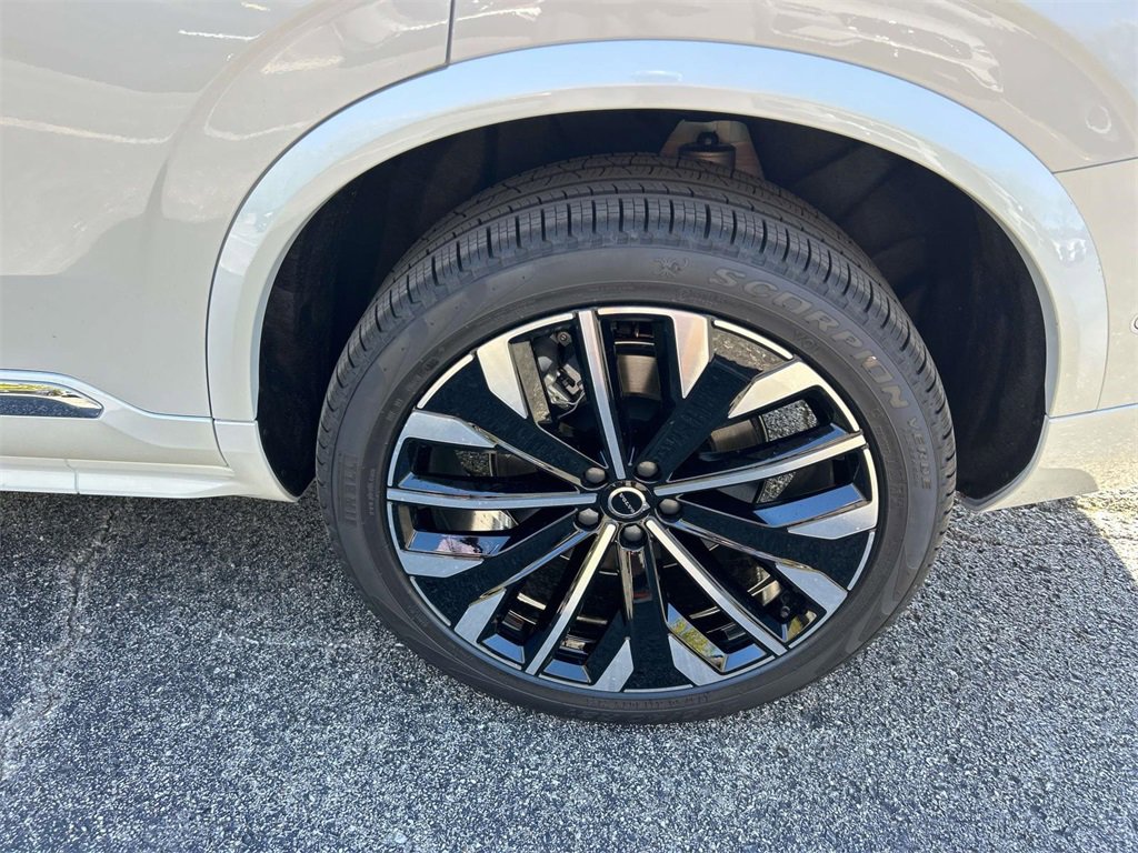 New 2026 Volvo XC90 B6 Ultra image 11