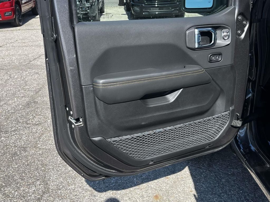 New 2026 Jeep Gladiator Sport AWD/4WD image 12