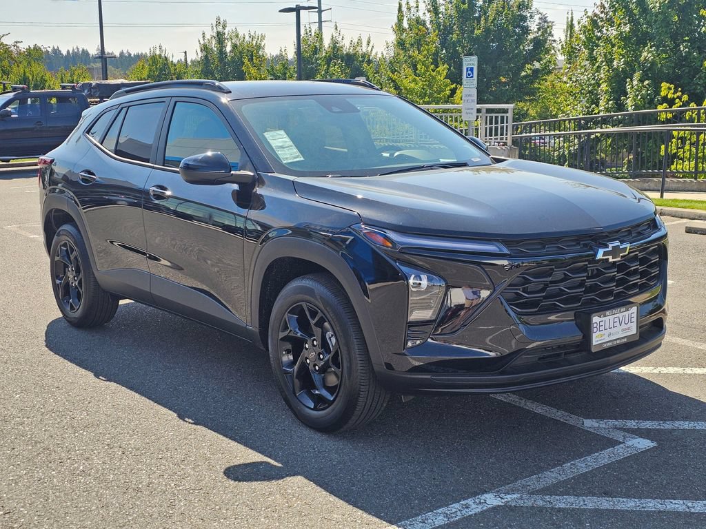 New 2026 Chevrolet Trax LT w/ Driver Confidence Package FWD image 7